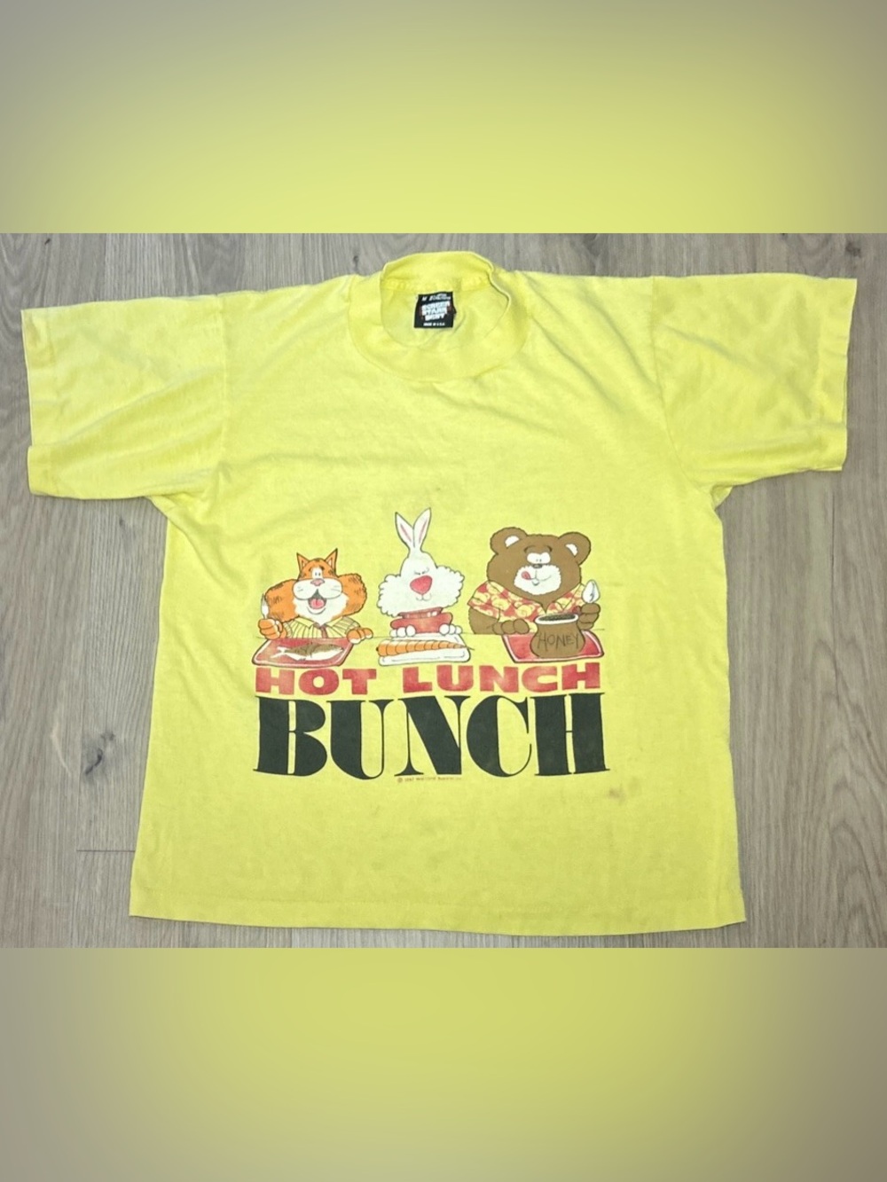 Vintage 1980’sScreen Stars BestYellow "Hot Lunch Bunch" cartoon Graphic Tee